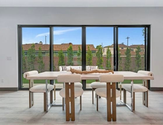 19513-19515 Cantara St