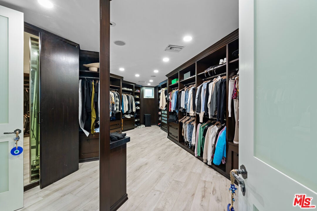 Century Woods Dr, 90067