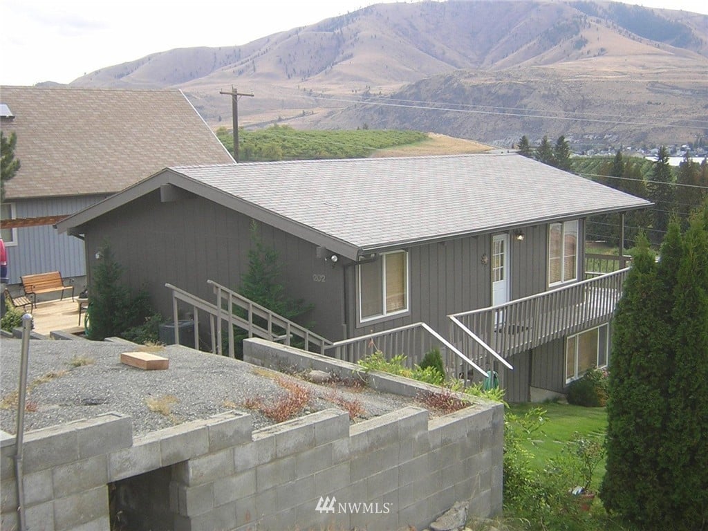 202 San Remo Ln