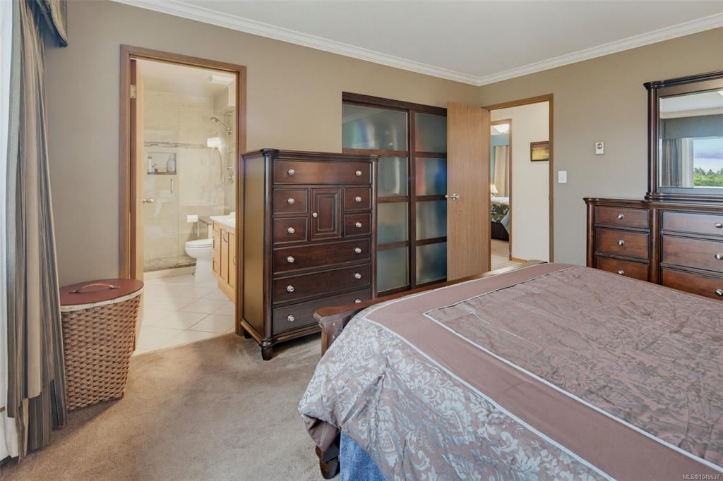 2056 Skyline Cres