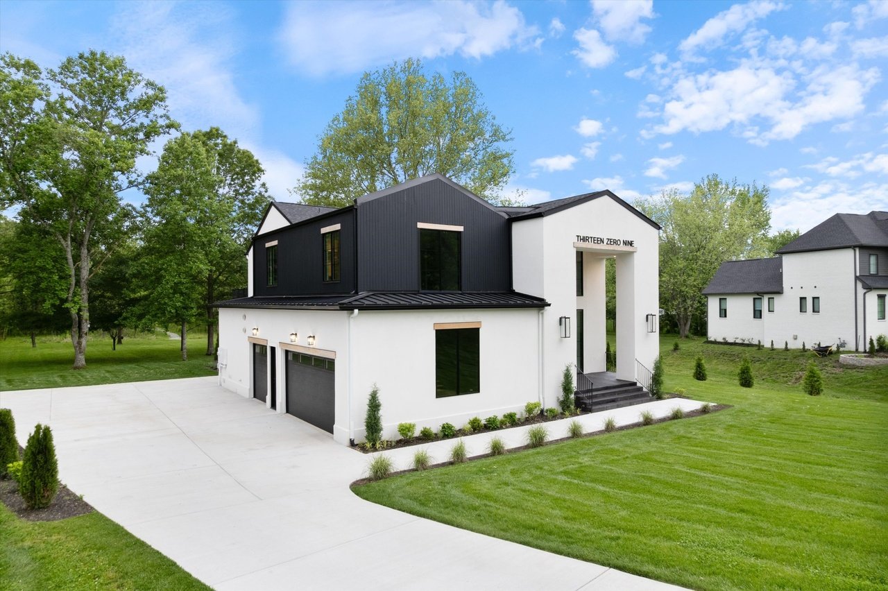 TOUR A $3.8M Brentwood Tennessee Luxury Modern Home