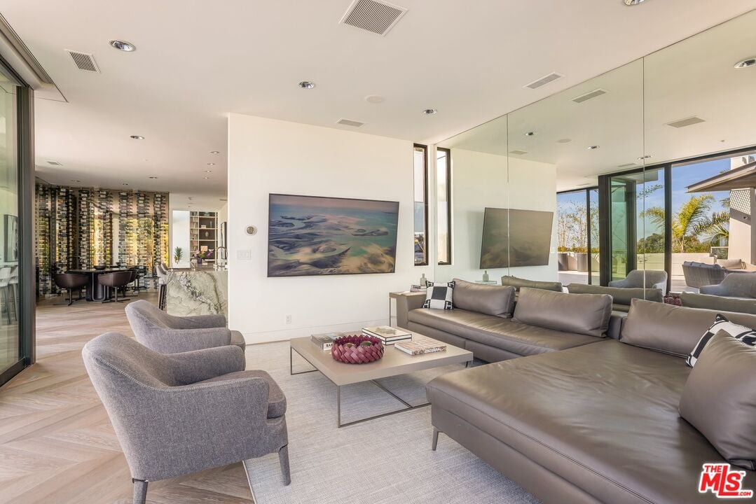 Monarch Crest, Sierra Mar Pl, 90069