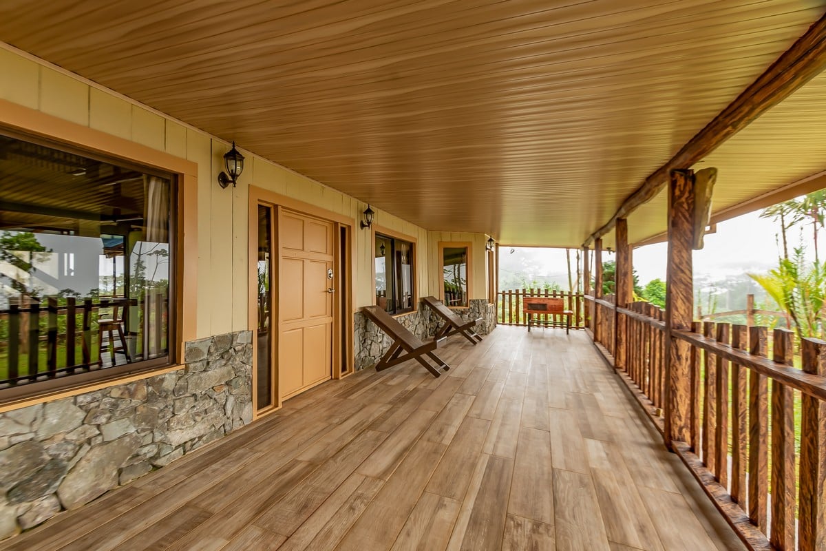 1.8 ACRES – 4 Bedroom Panoramic Ocean & Mountain View Paradise Home Tucked Away in Complete Privacy With Tropical Gardens & Fruit Trees!!!