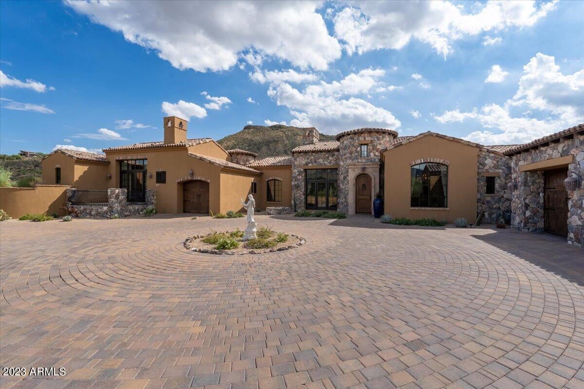 9514 E Madera Dr