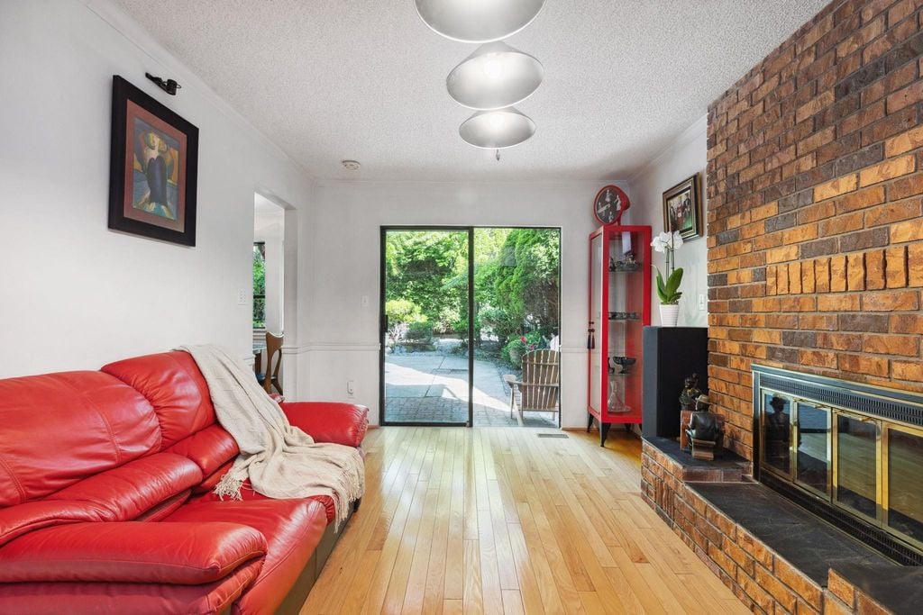 5195 Sapphire Pl