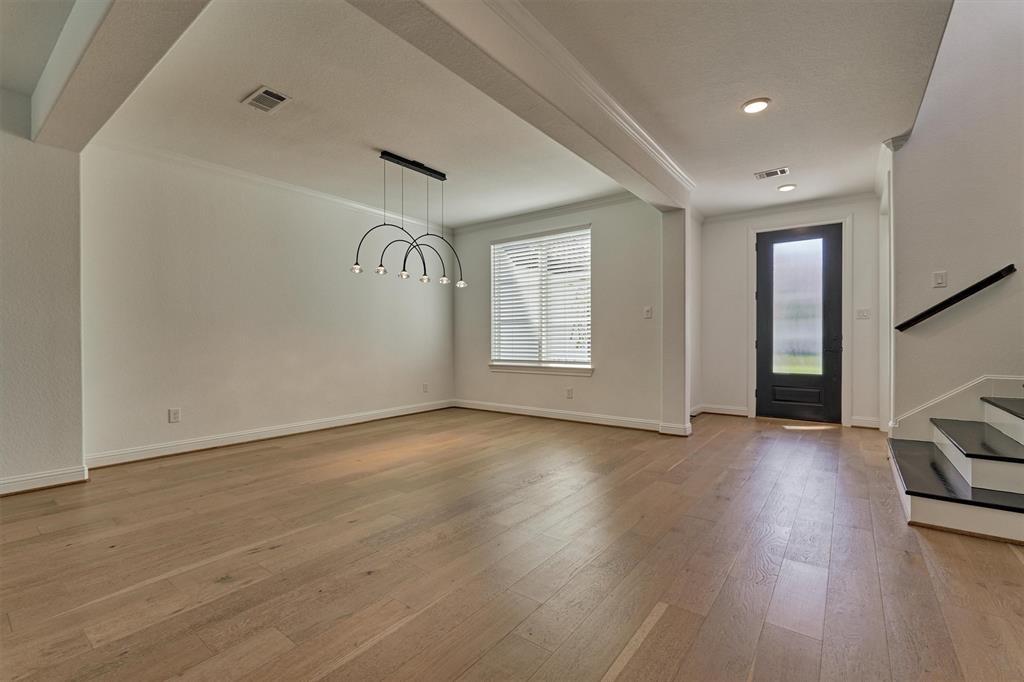 44 Venetia Grove Dr