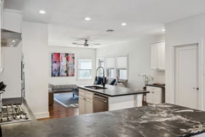 260 E Edgewood Pl