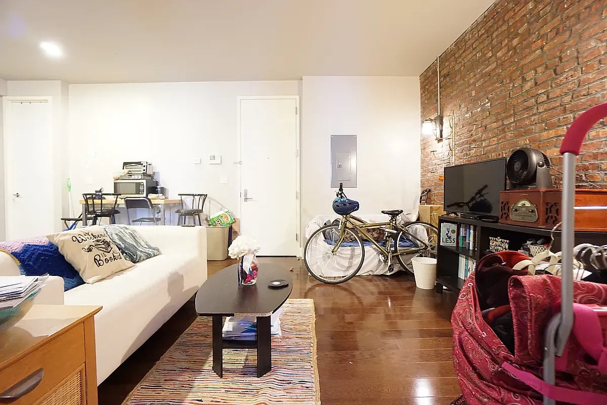 204 Starr St 2F