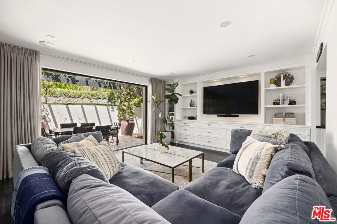 Halo Retreat, N Kings Rd, 90069