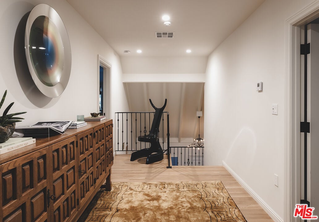 Nova Pavilion, El Cerrito Pl, 90068