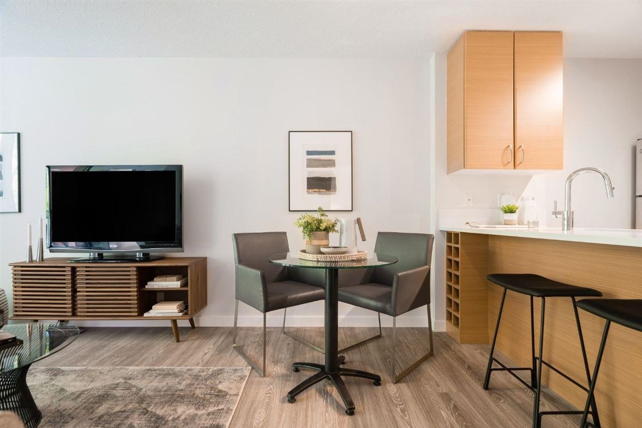 977 Mainland Street, #306