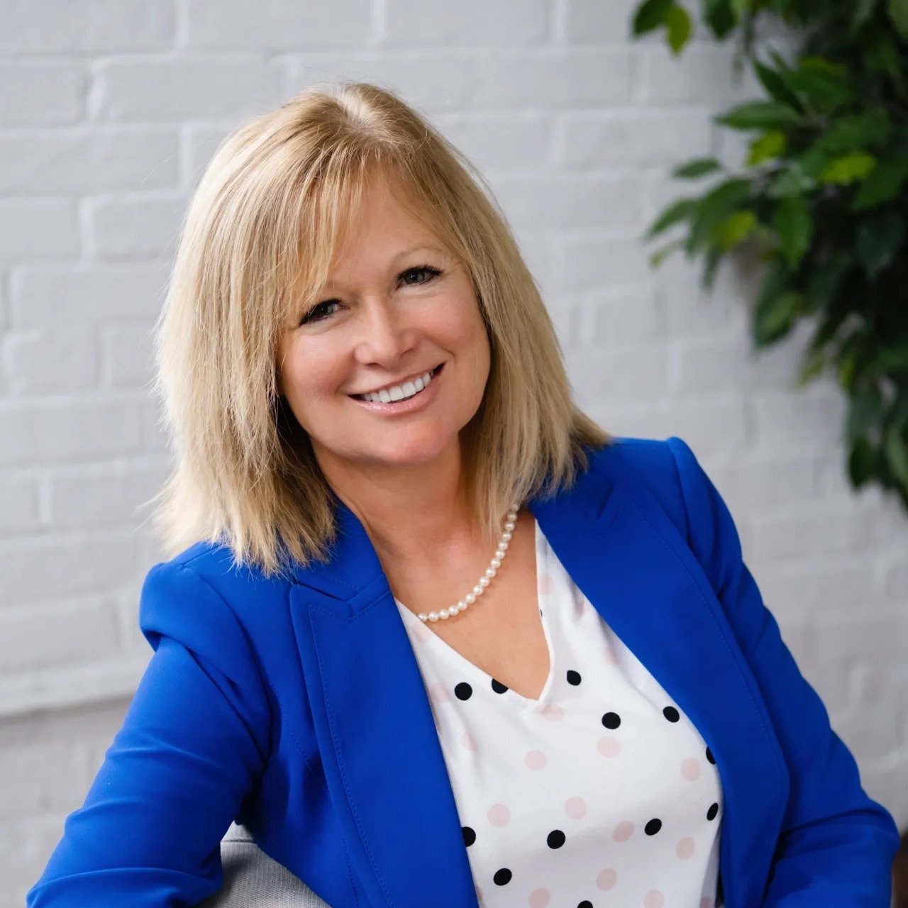 Susan Peterson Damariscotta, ME Real Estate Agent Headshot