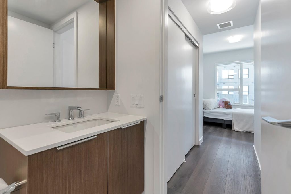 648 Lea Ave, #305