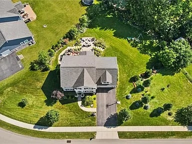 1002 Autumn Woods Dr