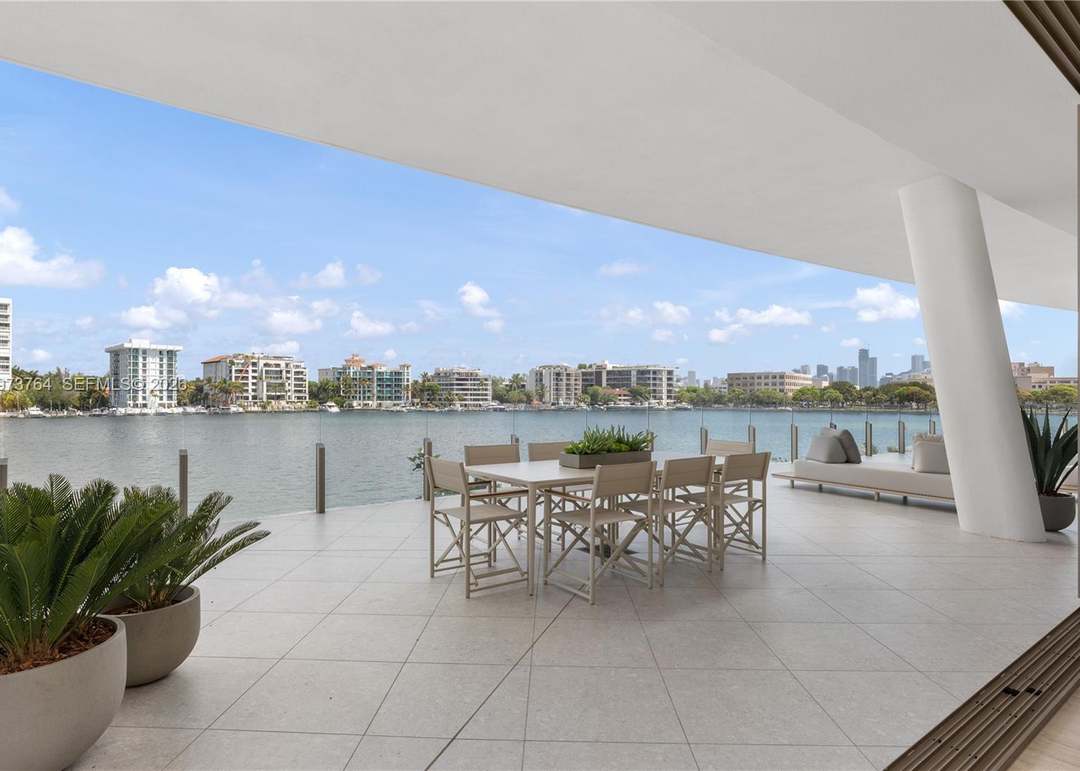 5 Grove Isle Dr Unit S201