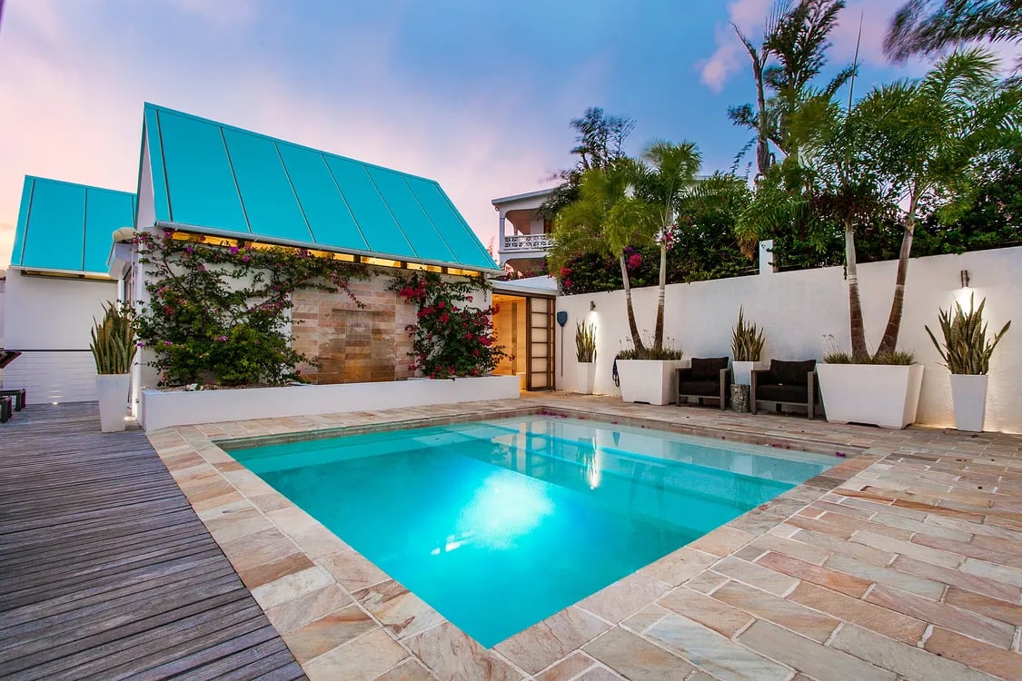Ce blue Villa