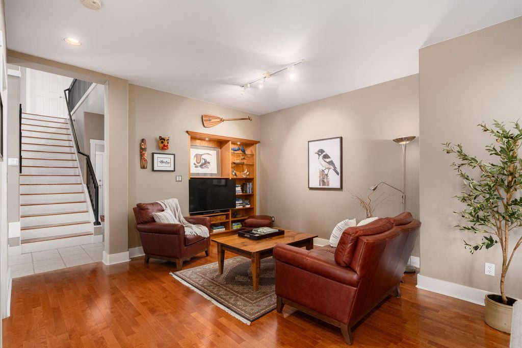 5780 Cranley Dr