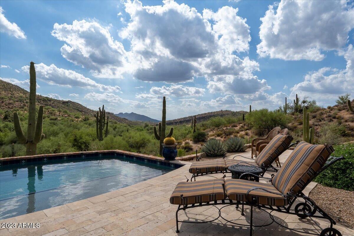 9514 E Madera Dr