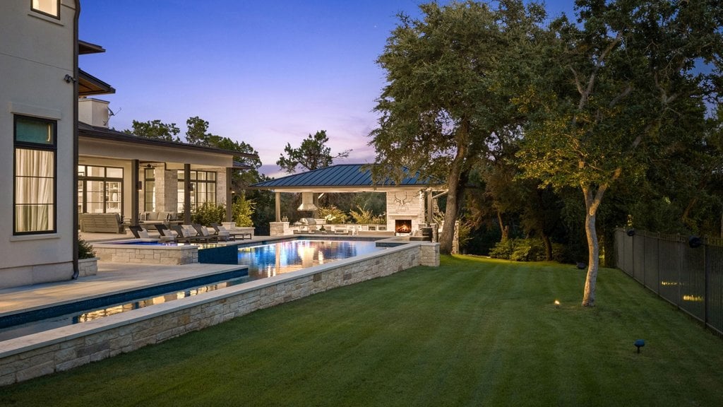 Resort Style Grounds