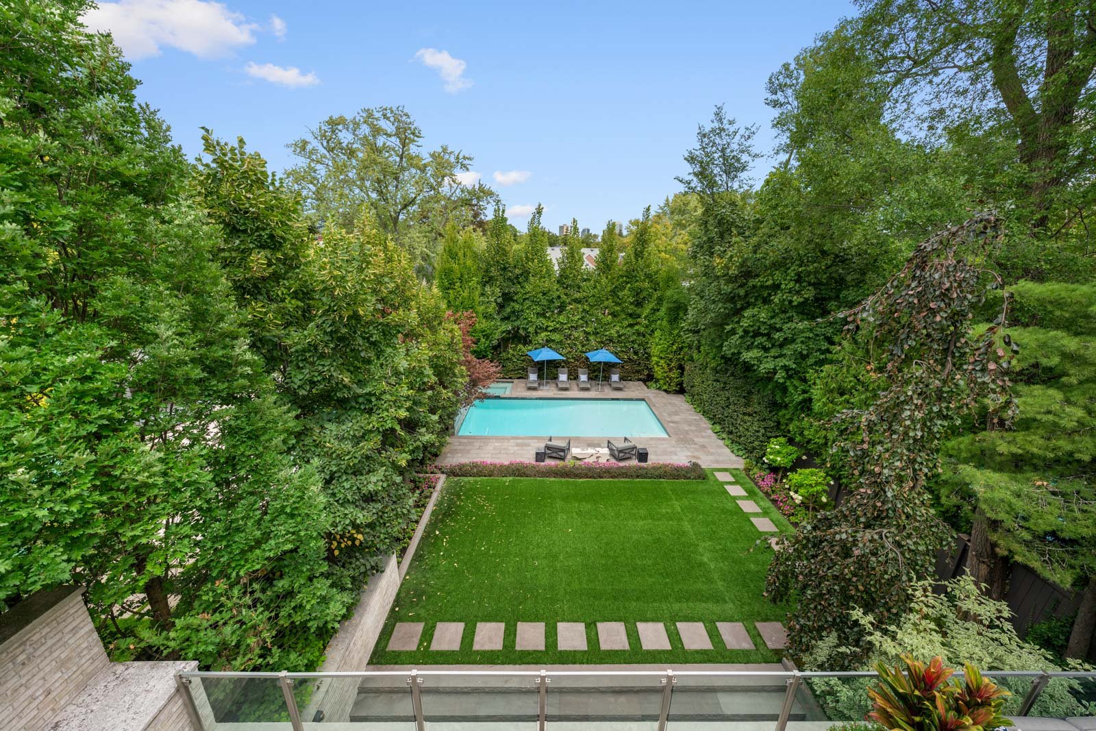 221 Dunvegan Road