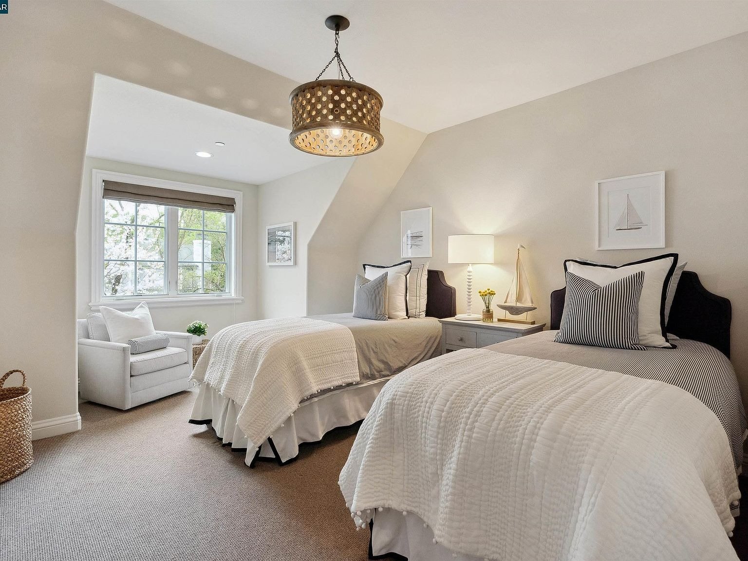 56 Hidden Oaks Dr