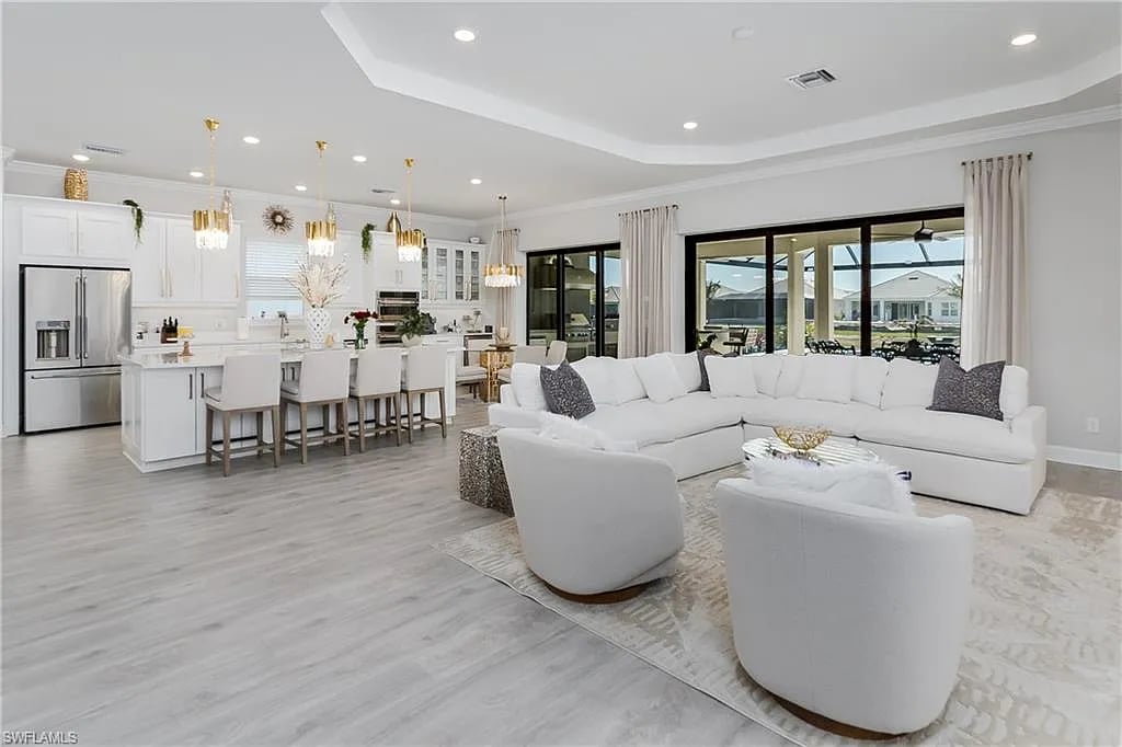 11935 Collegio Dr