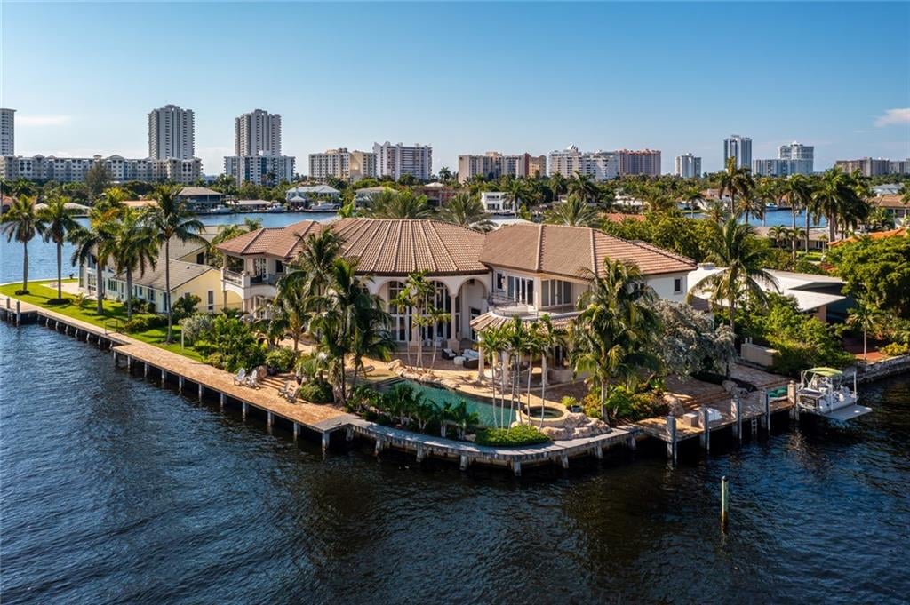 2593 SE 8th St, Pompano Beach, FL 33062