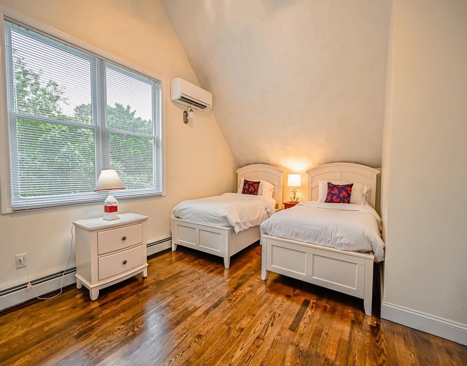 47 Schoolhouse Rd