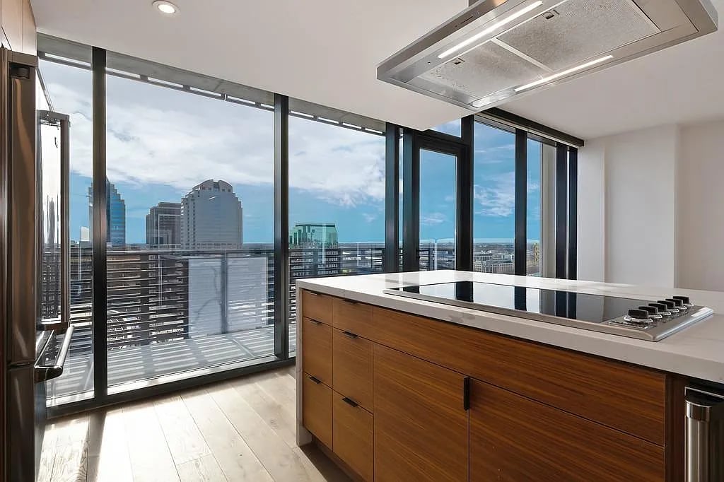 500 J St #1701