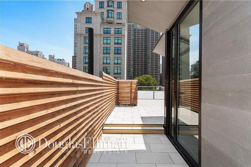860 Lexington Ave