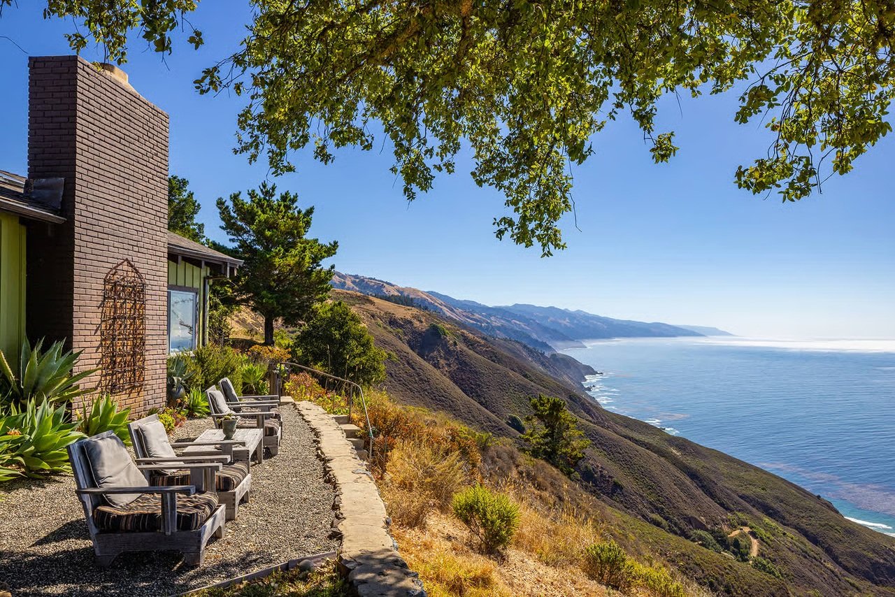 A stunning home in Sea Cliff with panoramic ocean views