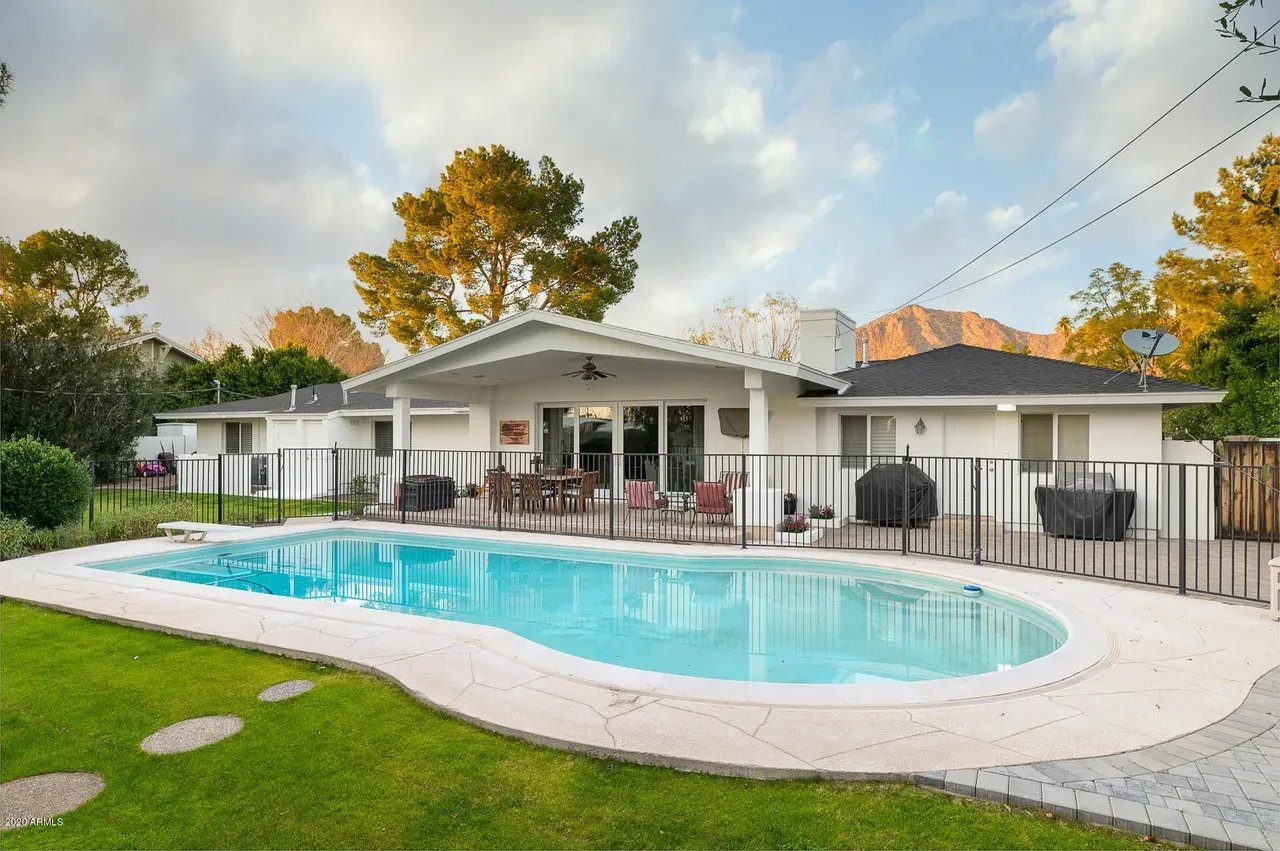 5631 E Calle Camelia