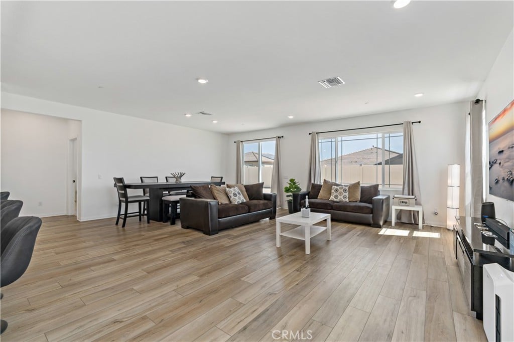 22775 Hilltopper Wy