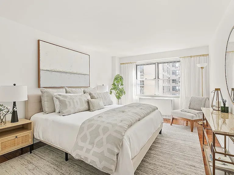 301 E 75th St APT 11E