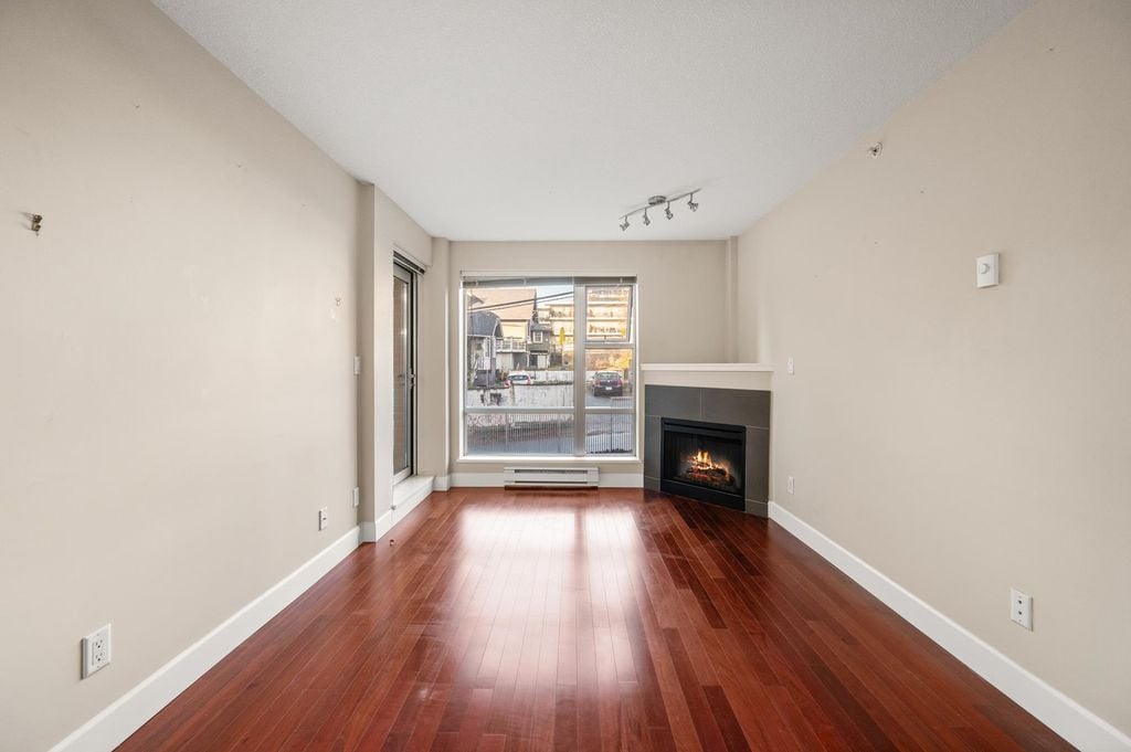 3811 Hastings St, #305