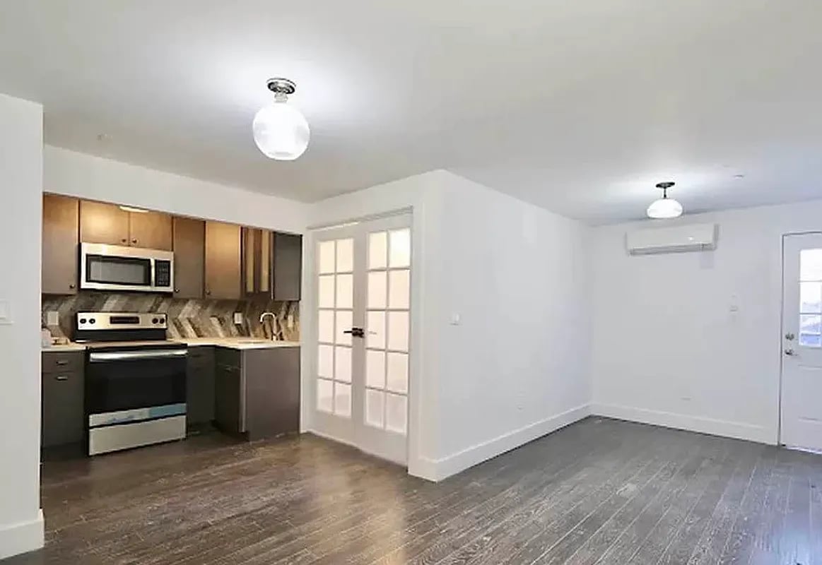 1114 Halsey St 1F