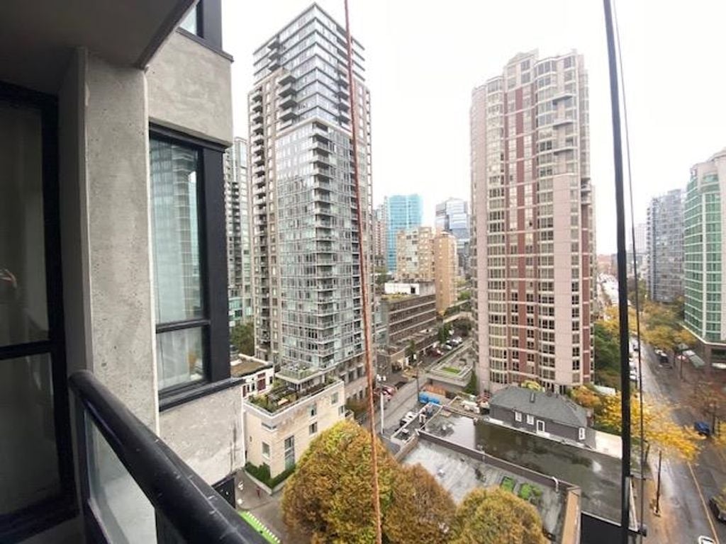 909 Mainland St, #1501