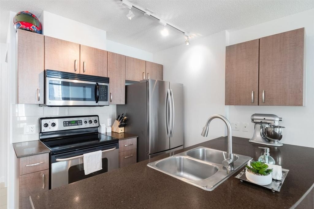 610 Granville St, #1403