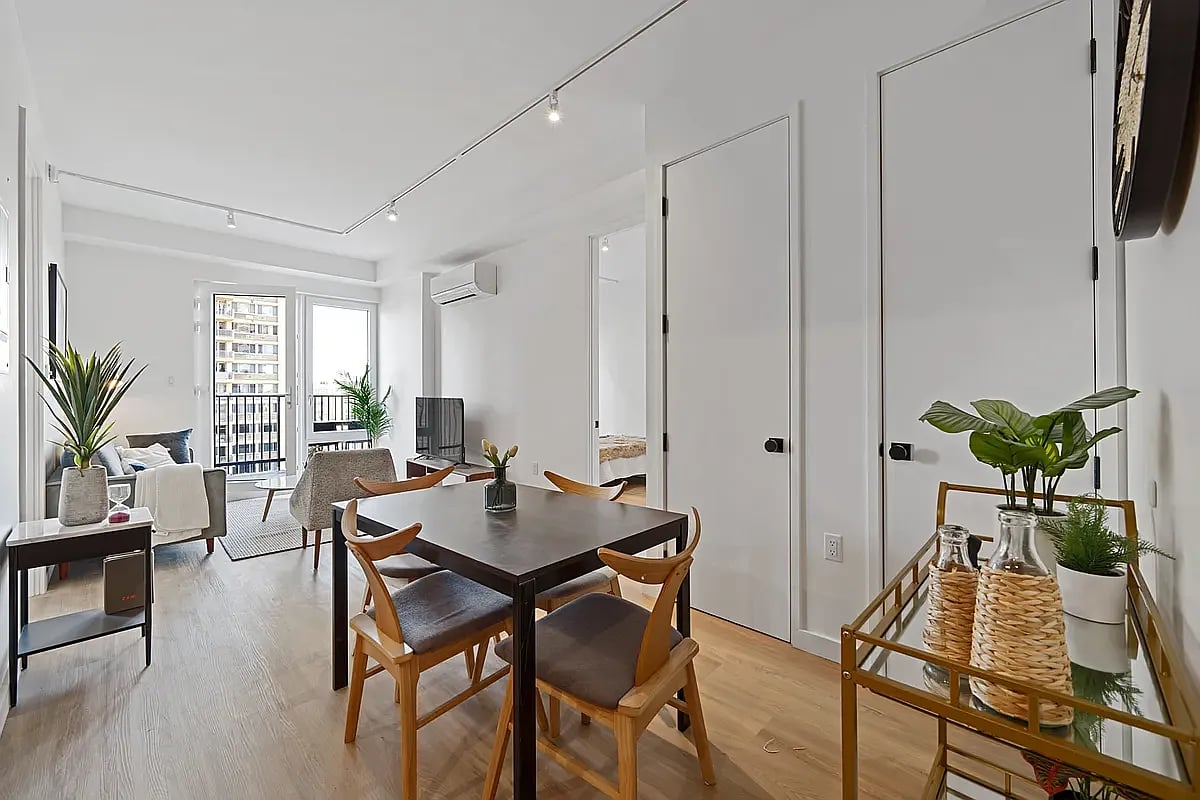 931 Carroll Street 701