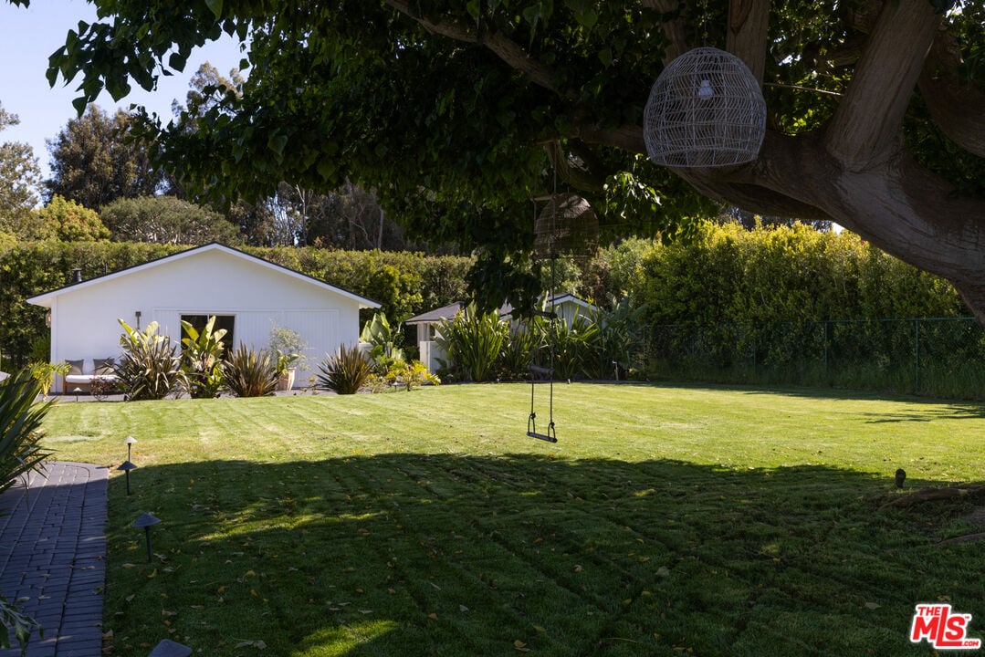 Echelon Pavilion, Grayfox St, 90265