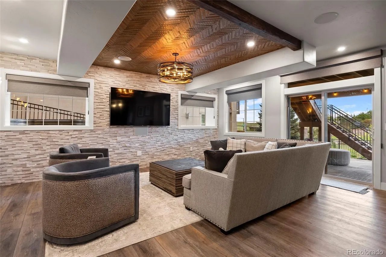 10601 Montecito Dr