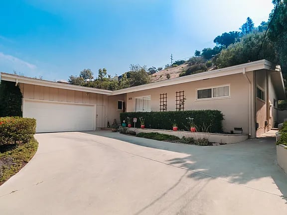 3658 Ventura Canyon Ave