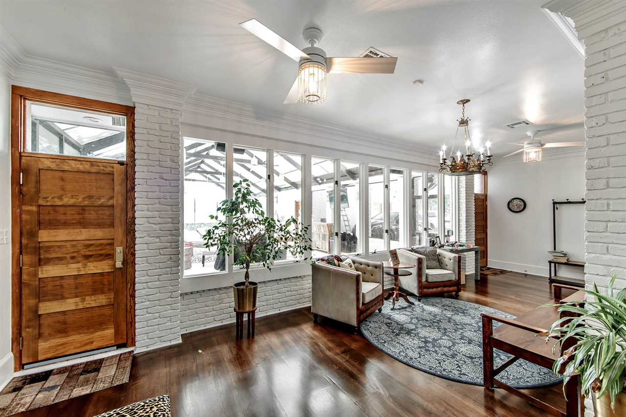 401 Oak Alley Drive