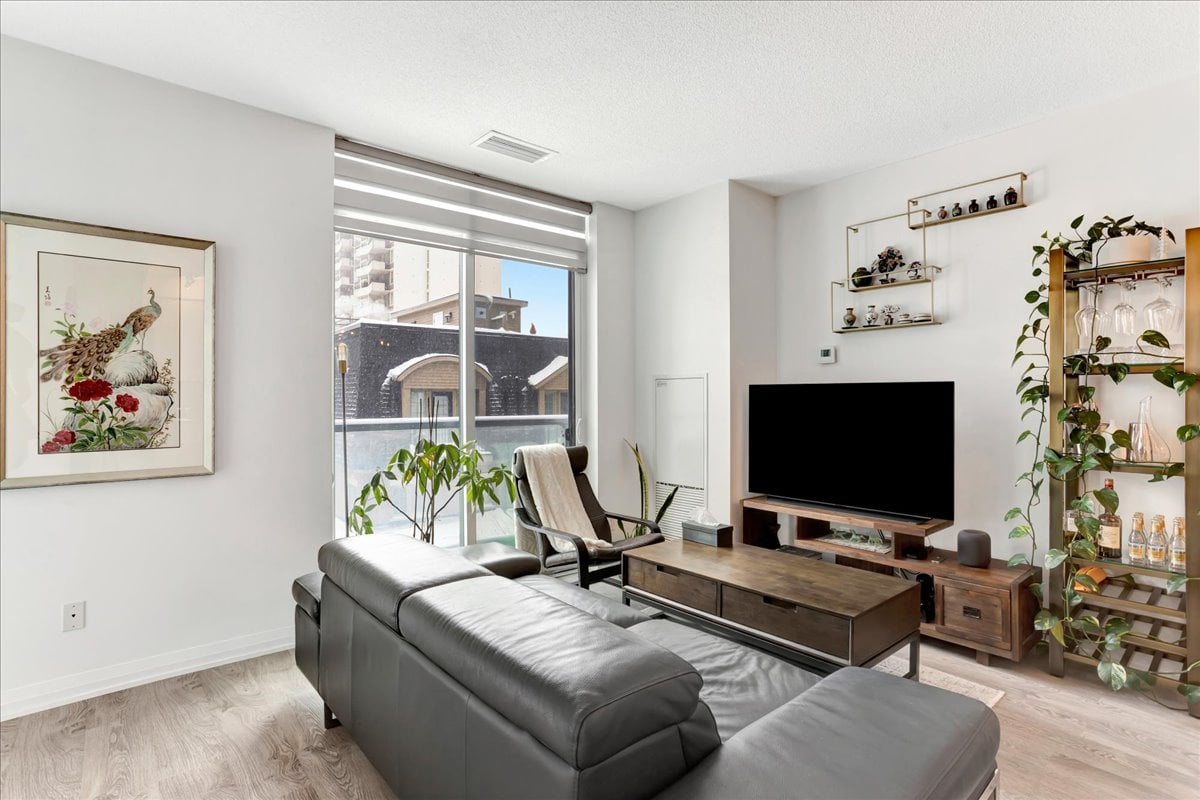 #310 - 101 Erskine Avenue