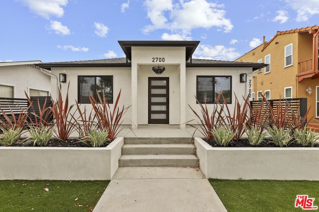 2700 S. Palm Grove Avenue