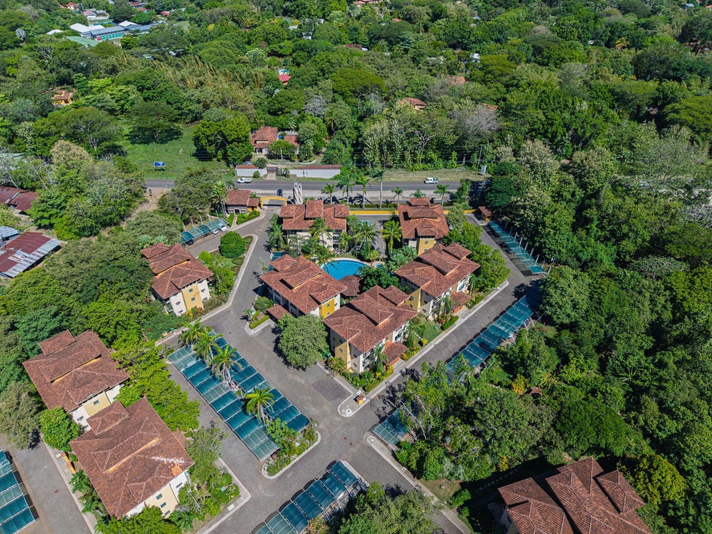 The Oaks #21 | Top-Floor, Turnkey Condo Minutes from Tamarindo