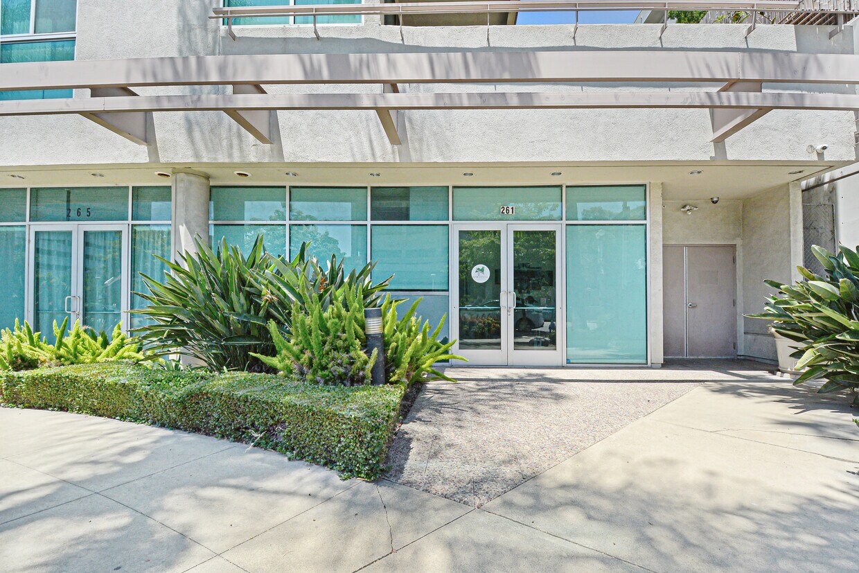 261-269 S San Pedro St