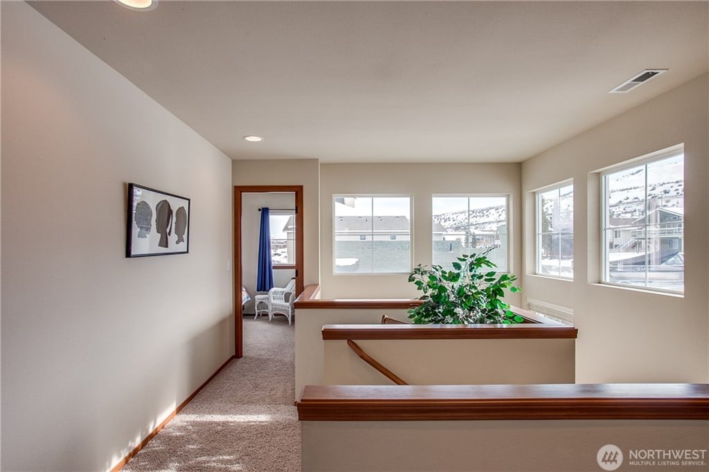 175 E Emerson Dr