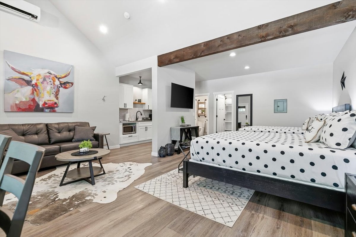 11- Unit Boutique Short Term Rental