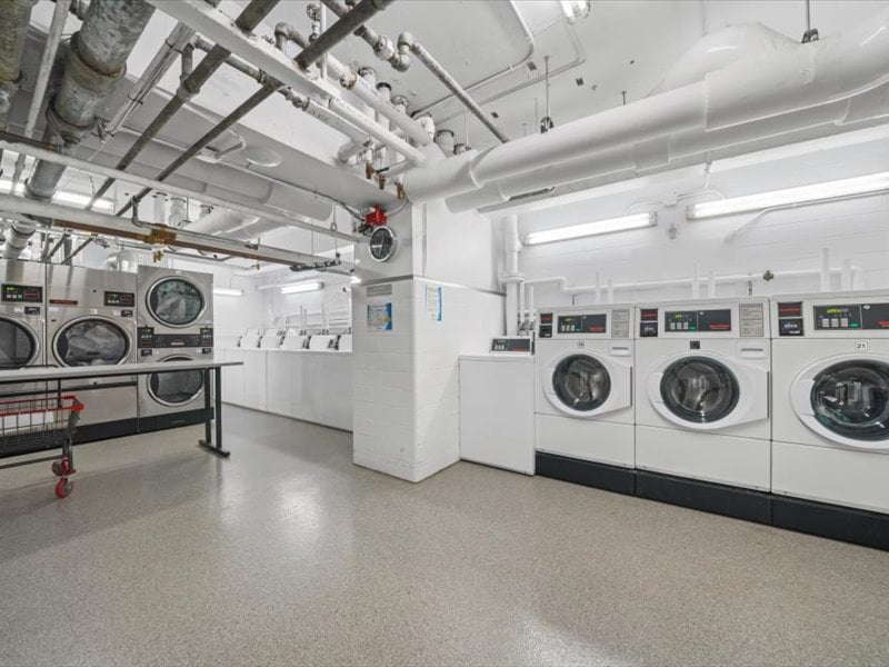 3600 N Lake Shore Dr #207, Chicago, IL 60613